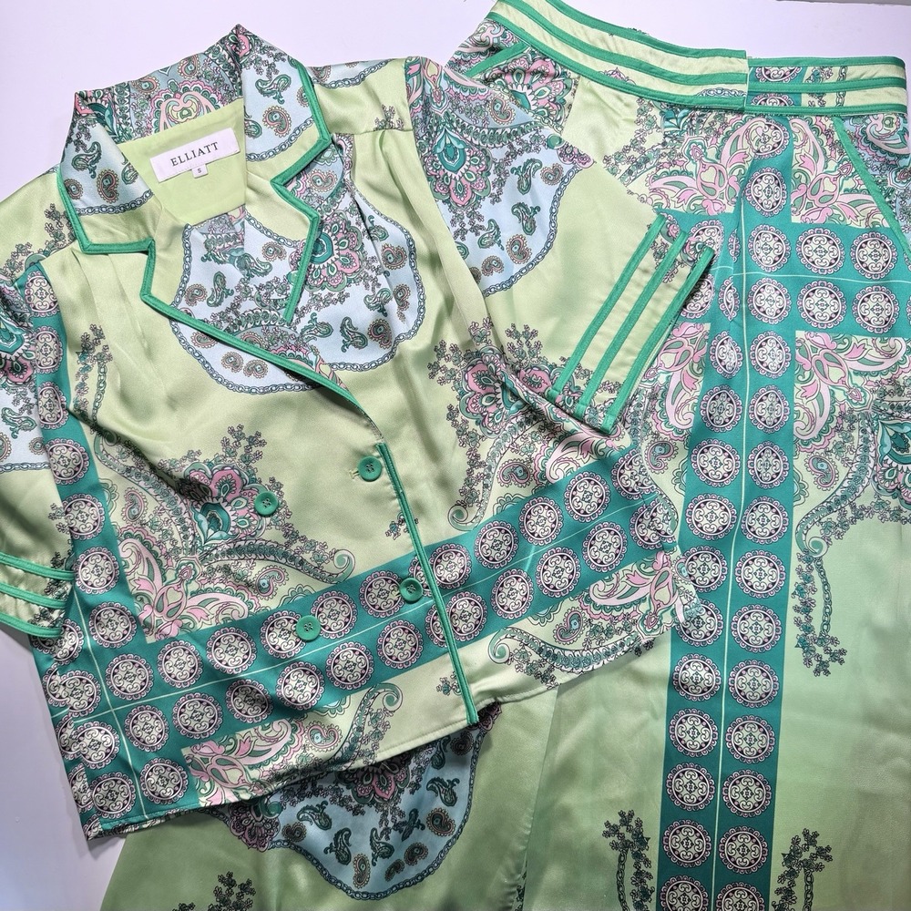 ELLIATT Two Piece Set Small Green Top Wide Leg Elastic Waist Pants Silky